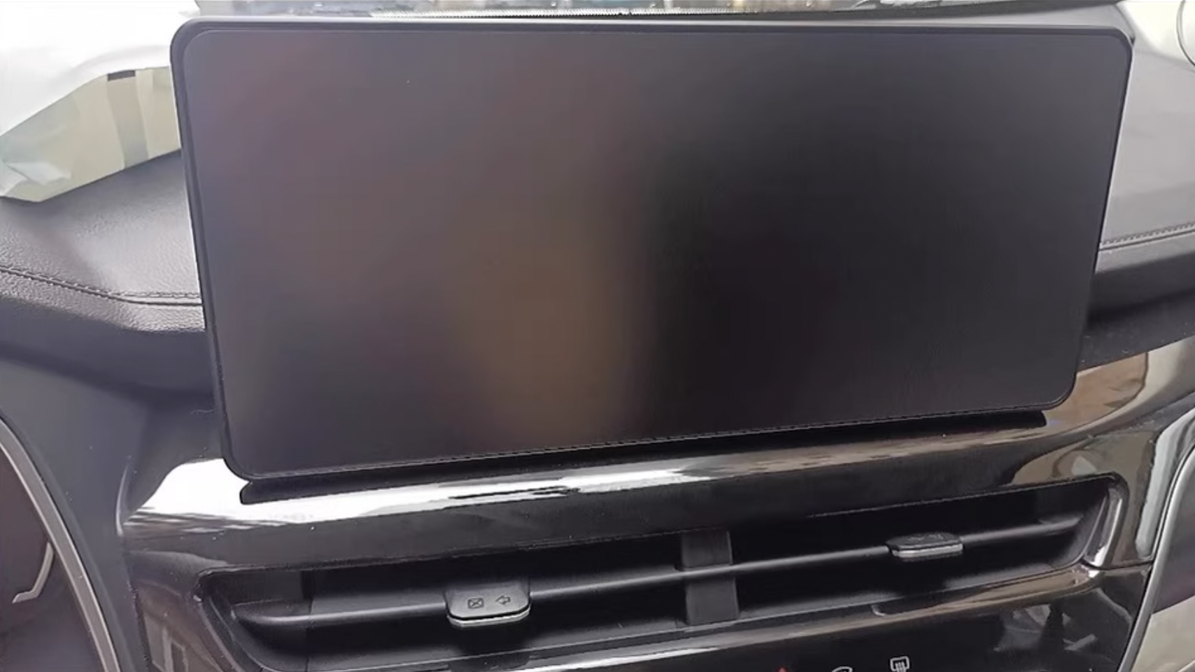 Xevaban.com ở 214 Giải Phóng là đơn vị chuyên cung cấp phụ kiện oto, đồ chơi oto, phụ tùng oto, phụ kiện haval h6, đồ chơi haval h6, xevaban, 214 giải phóng, kính cường lực haval h6, miếng dán màn hình haval h6, bảo vệ màn hình haval h6.